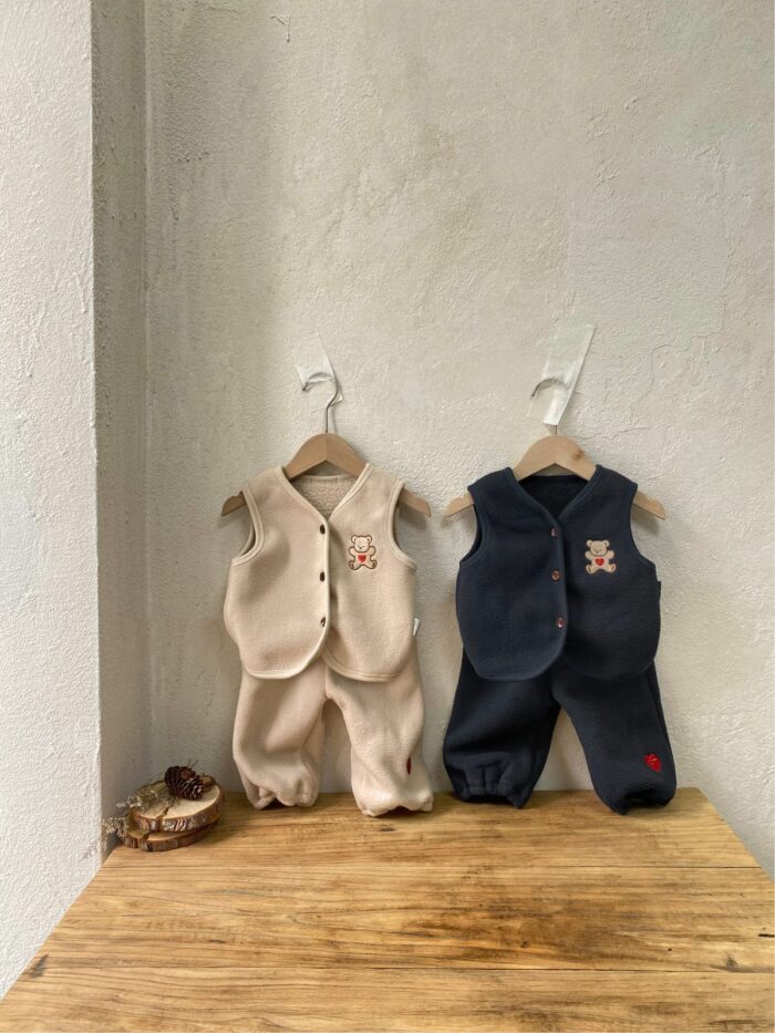韓版 73~100 - 熊熊刺繡雙面絨背心+褲子 / 二色