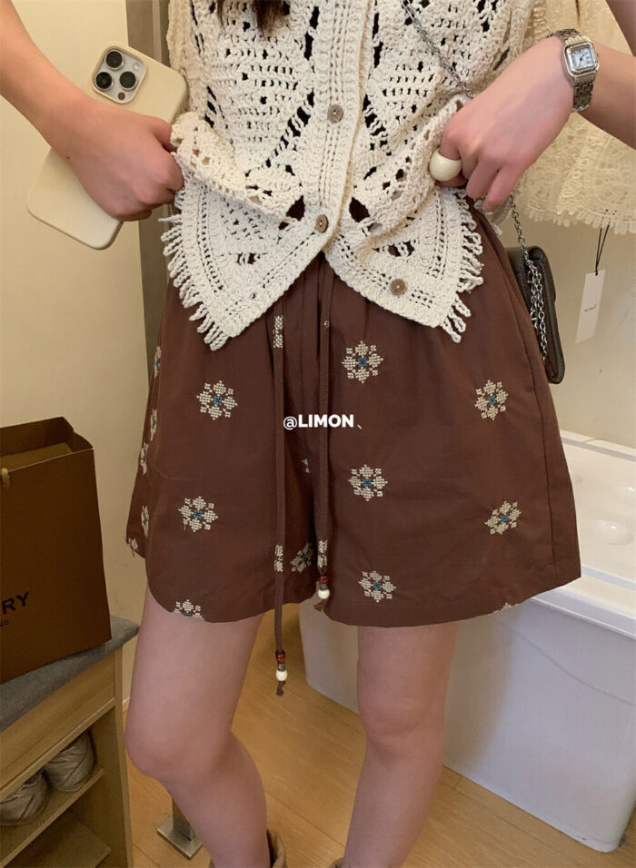 韓版女裝 - 復古刺繡鬆弛感休閒短褲