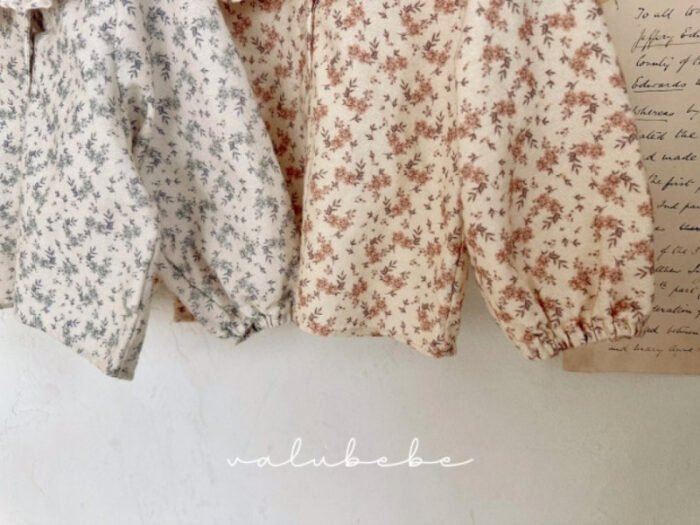 正韓冬季Babe - 碎花荷葉領上衣 / 二色：圖片 3