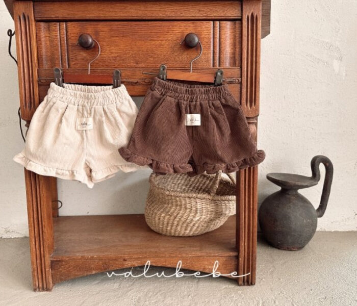 正韓冬季Babe - 燈心絨荷葉短褲 / 二色