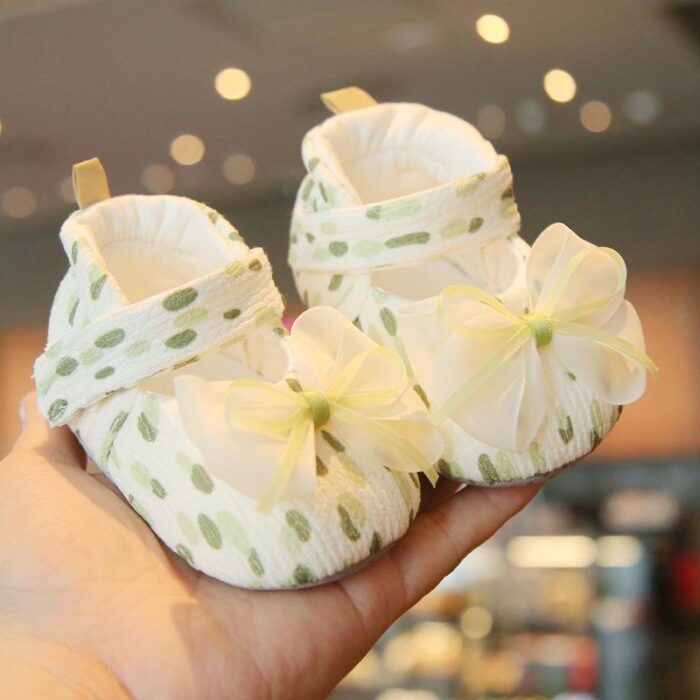11~12cm - 蕾絲緞帶步前鞋 / 二色