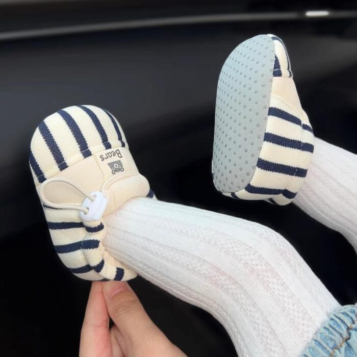 10.5~12cm - 線條抽繩百搭步前鞋 / 三色