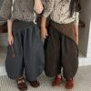 日系線條屁兜寬鬆闊腿褲 / 二色 (80~140) 灰100X：圖片 12