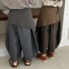 日系線條屁兜寬鬆闊腿褲 / 二色 (80~140) 灰100X：圖片 2